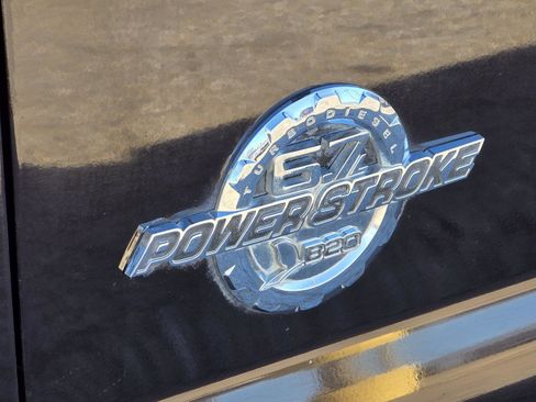 Used 2014 Ford F250 Lariat w/ Lariat Interior Package image 47