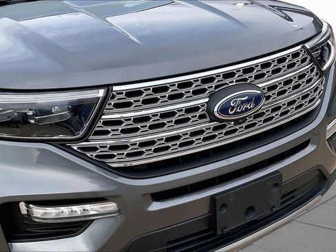 Used 2023 Ford Explorer Limited w/ Equipment Group 301A AWD/4WD image 28