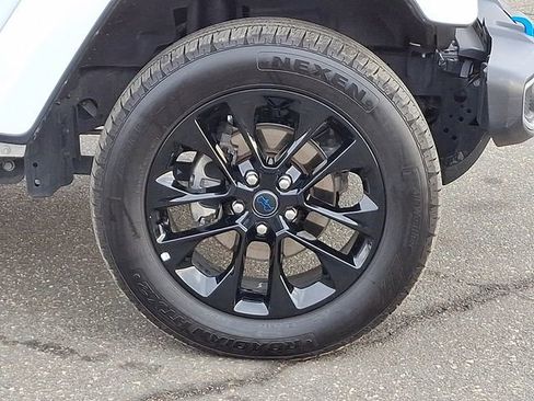 Used 2024 Jeep Wrangler Unlimited Sahara image 10