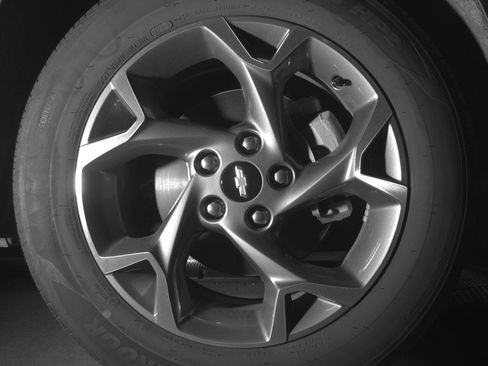 Used 2025 Chevrolet Trax LT FWD image 13