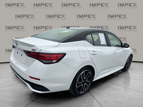 Used 2025 Nissan Sentra SR w/ SR Premium Package image 5