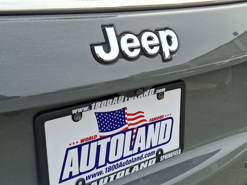 Used 2022 Jeep Compass Limited image 29