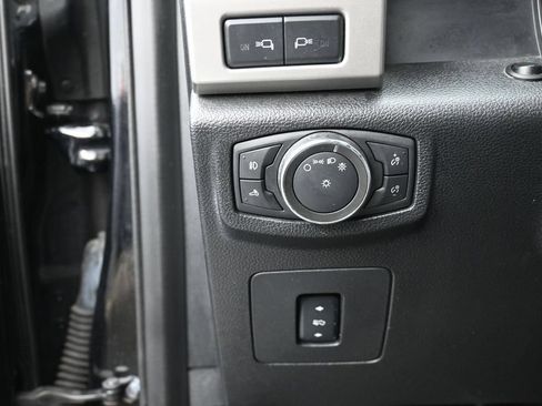 Used 2016 Ford F150 Lariat w/ Equipment Group 502A Luxury AWD/4WD image 21
