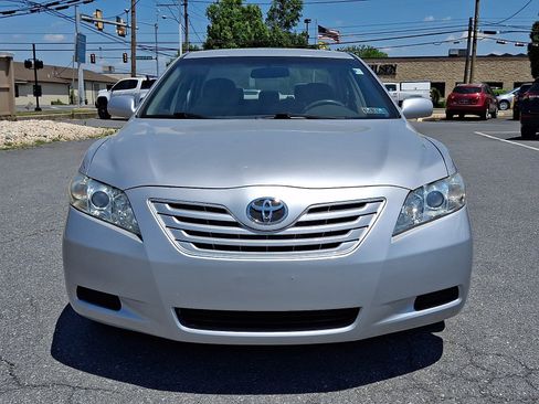 Used 2009 Toyota Camry FWD image 2
