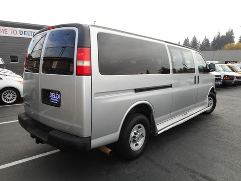 Used 2014 Chevrolet Express 3500 LS RWD image 7