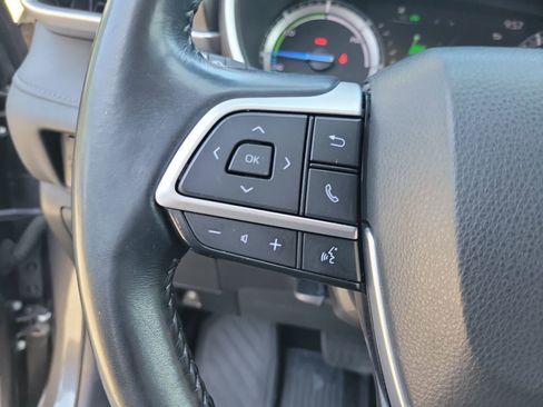 Used 2022 Toyota Highlander XLE image 26