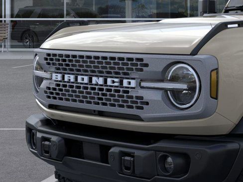 New 2025 Ford Bronco Badlands image 50