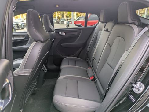 Certified 2023 Volvo C40 Recharge Core image 28