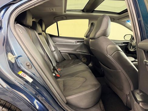 Used 2018 Toyota Camry XLE image 26