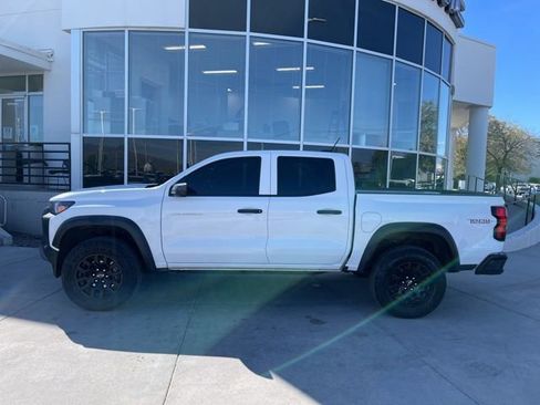 Used 2025 Chevrolet Colorado Trail Boss AWD/4WD image 4