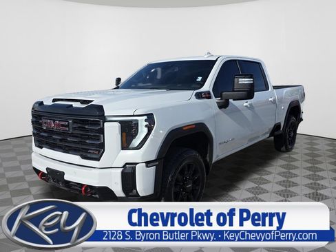 Used 2025 GMC Sierra 2500 AT4 AWD/4WD image 1
