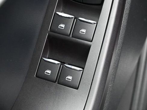 Used 2020 Ford Explorer XLT w/ Equipment Group 202A image 13