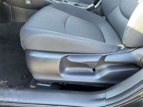 Used 2022 Toyota Corolla LE image 20