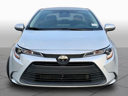 Used 2024 Toyota Corolla LE FWD image 4