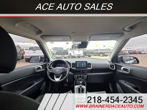 Used 2020 Hyundai Venue SEL FWD image 9