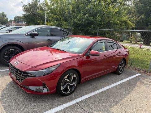 Used 2021 Hyundai Elantra SEL w/ Convenience + Premium Package FWD image 1
