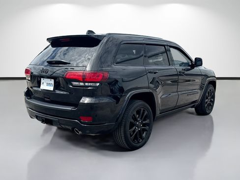 Used 2021 Jeep Grand Cherokee Laredo X RWD image 3