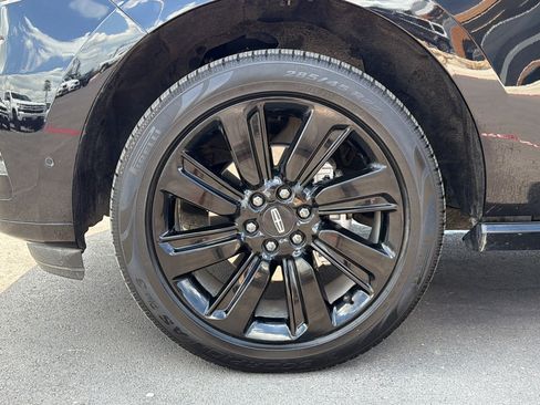 Used 2022 Lincoln Navigator Reserve AWD/4WD image 32