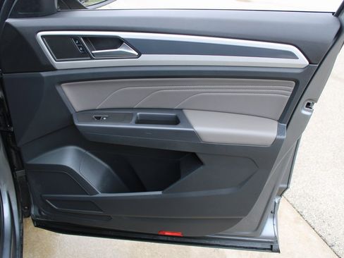 Used 2022 Volkswagen Atlas SEL R-Line image 26