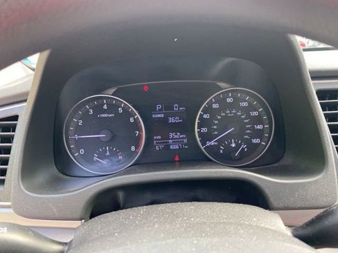 Used 2017 Hyundai Elantra SE FWD image 21