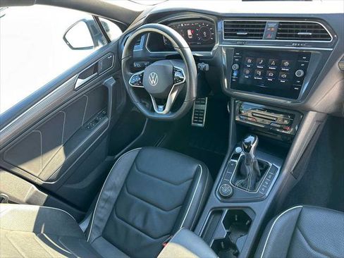 Used 2022 Volkswagen Tiguan SEL R-Line image 11
