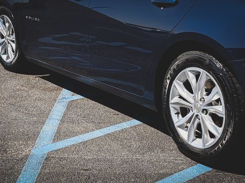 Used 2019 Chevrolet Malibu Hybrid w/ Leather Package FWD image 22