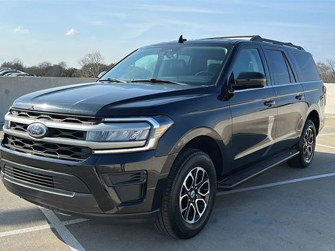Used 2024 Ford Expedition Max XLT image 8