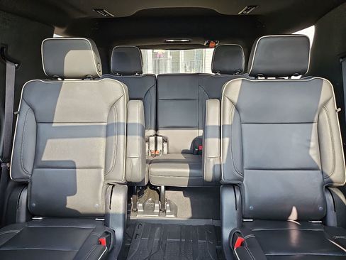 Used 2021 Chevrolet Tahoe Premier w/ Premium Package AWD/4WD image 14