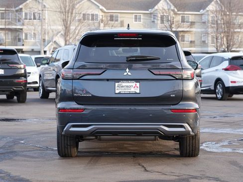 New 2026 Mitsubishi Outlander SE image 4