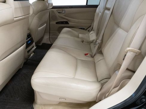 Used 2015 Lexus LX 570 4WD w/ Luxury Package image 30