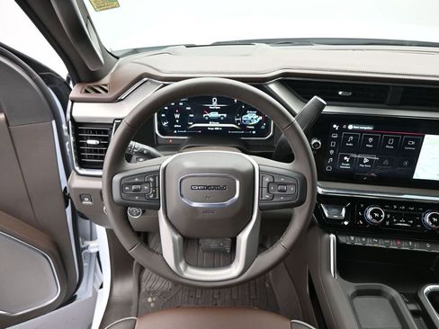 New 2026 GMC Sierra 3500 Denali w/ Technology Package image 17