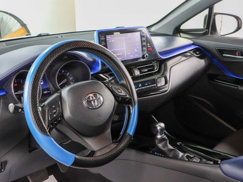 Used 2021 Toyota C-HR XLE image 22