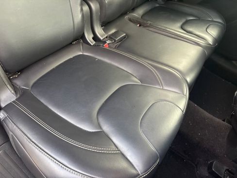 Used 2017 Jeep Cherokee Limited AWD/4WD image 29