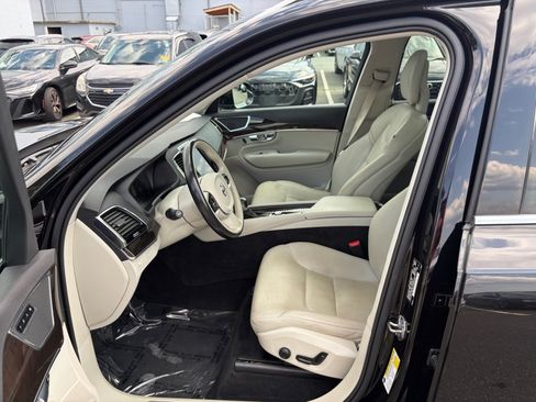 Used 2017 Volvo XC90 T6 Momentum w/ Vision Package AWD/4WD image 30