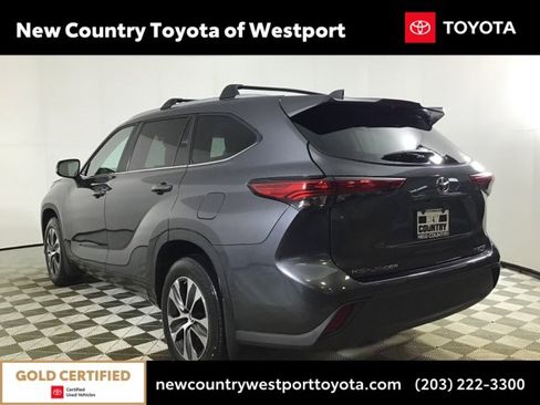 Certified 2023 Toyota Highlander XLE image 5