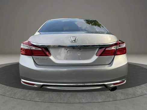 Used 2017 Honda Accord LX image 6
