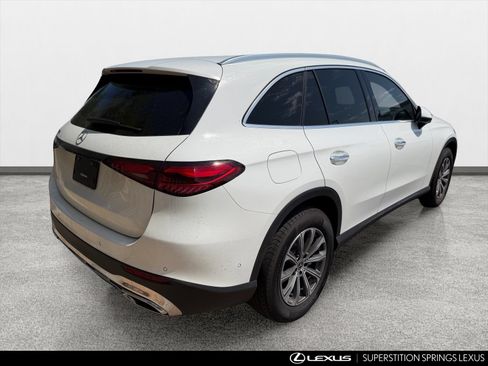 Used 2025 Mercedes-Benz GLC 300 image 4