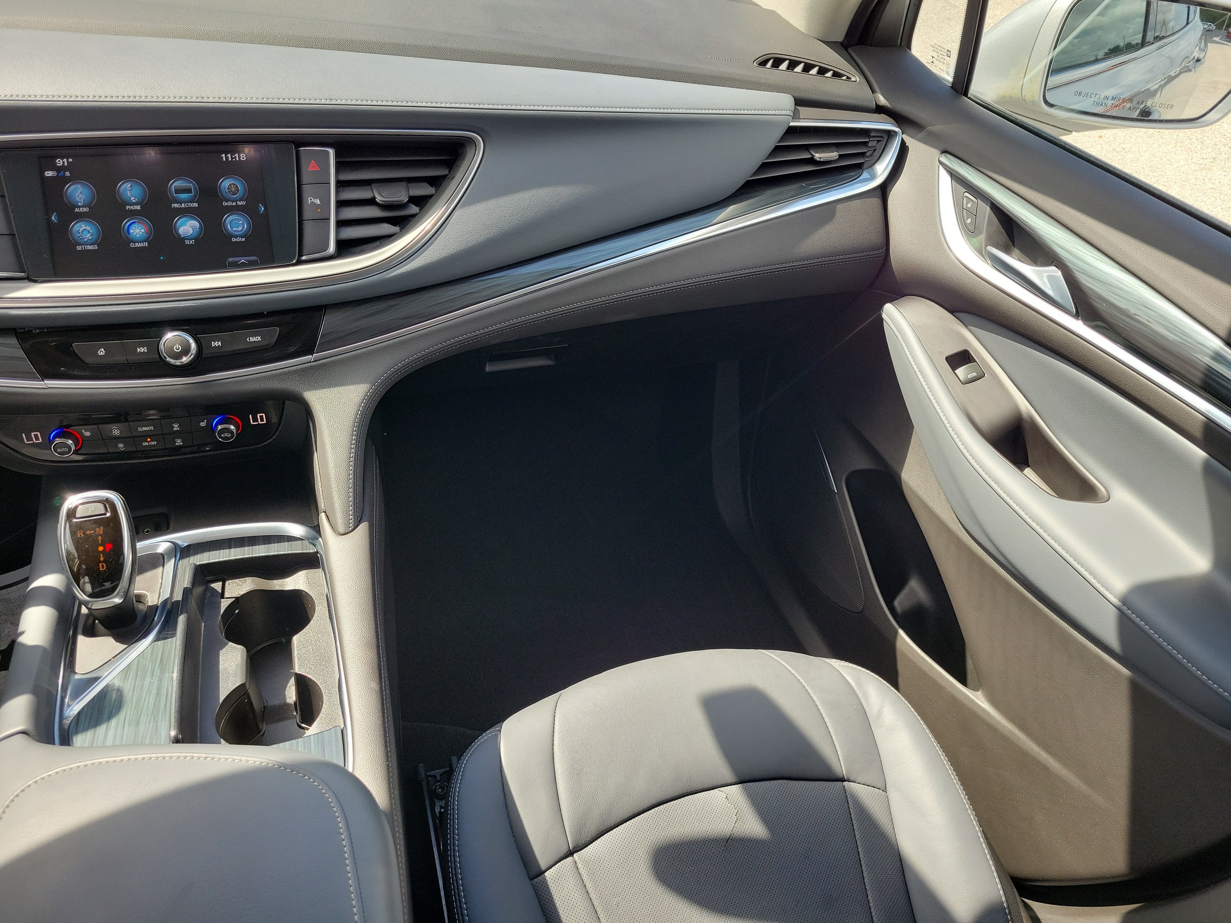 Used 2018 Buick Enclave Essence FWD image 18