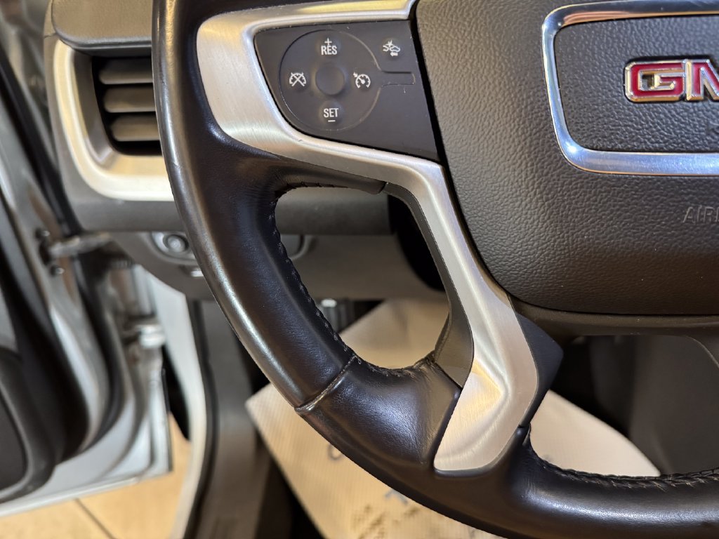 Used 2020 GMC Terrain SLE AWD/4WD image 11