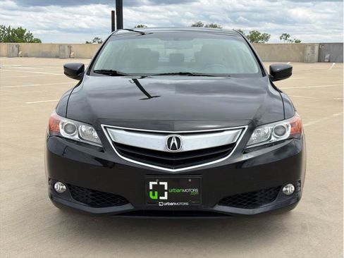 Used 2014 Acura ILX w/ Technology Package FWD image 2