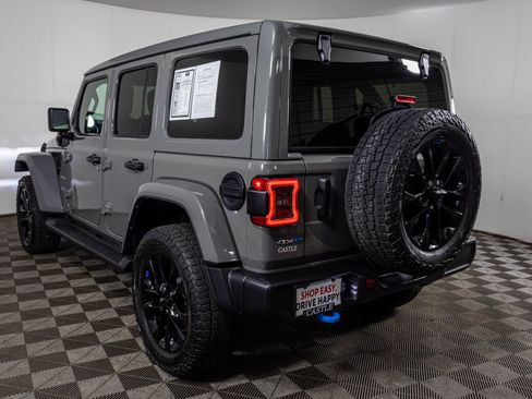 Used 2022 Jeep Wrangler Unlimited Sahara w/ Cold Weather Group AWD/4WD image 20