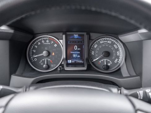 Used 2023 Toyota Tacoma TRD Off-Road w/ TRD Premium Off Road Package AWD/4WD image 24