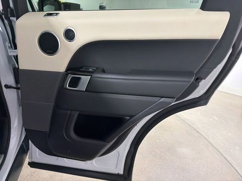 Used 2020 Land Rover Range Rover Sport HSE image 26