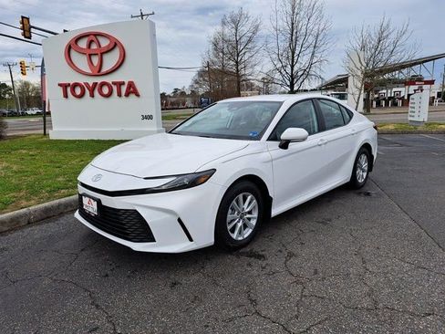 New 2026 Toyota Camry LE image 2