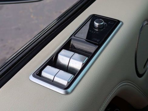 Used 2021 Land Rover Range Rover P525 Westminster Edition image 27