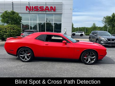 Used 2016 Dodge Challenger R/T w/ Driver Convenience Group RWD image 16
