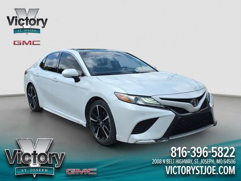 Used 2018 Toyota Camry XSE FWD image 1