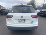 Used 2021 Volkswagen Tiguan SE w/ Panoramic Sunroof Package image 6