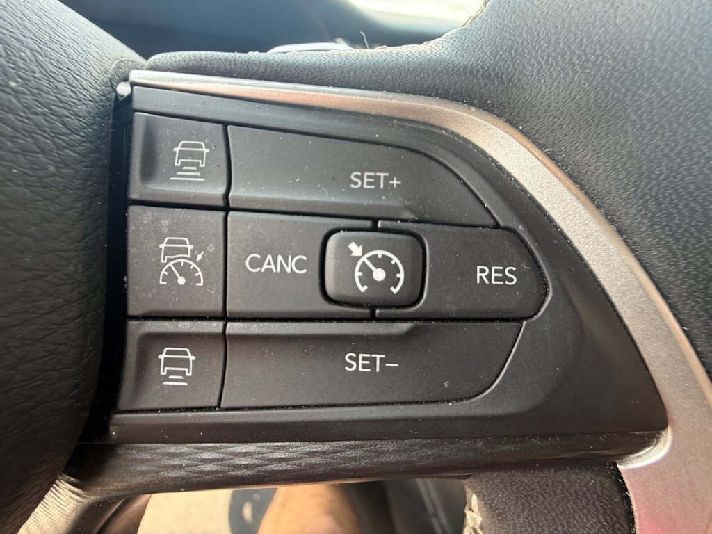 Used 2024 Jeep Grand Cherokee Altitude AWD/4WD image 18