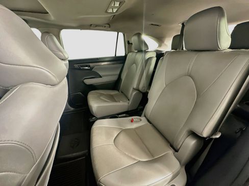 Used 2020 Toyota Highlander Limited AWD/4WD image 29